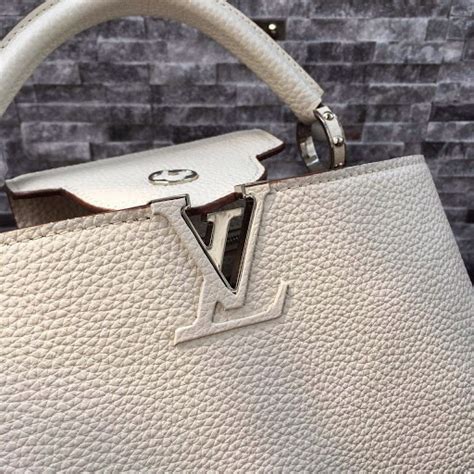 cuanto sale una cartera louis vuitton original